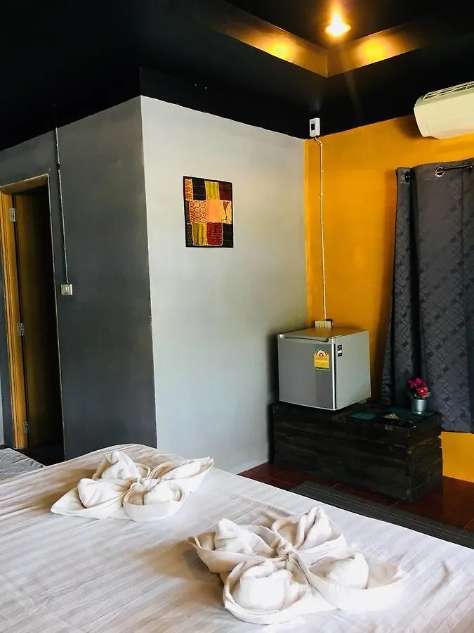 Baan Chalok Hostel Ko Tao
